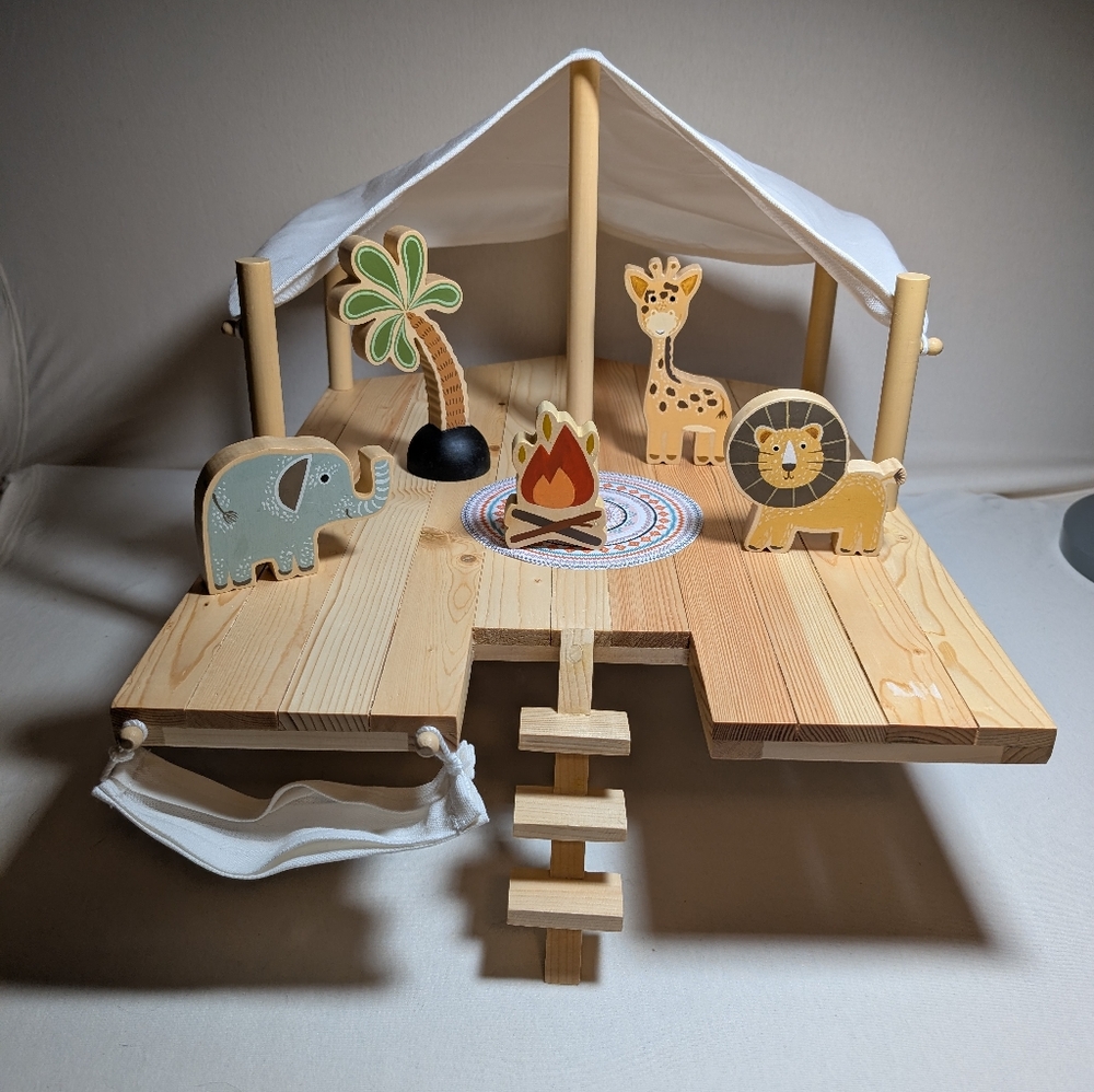 Crate&Barrel Wooden Safari Dollhouse